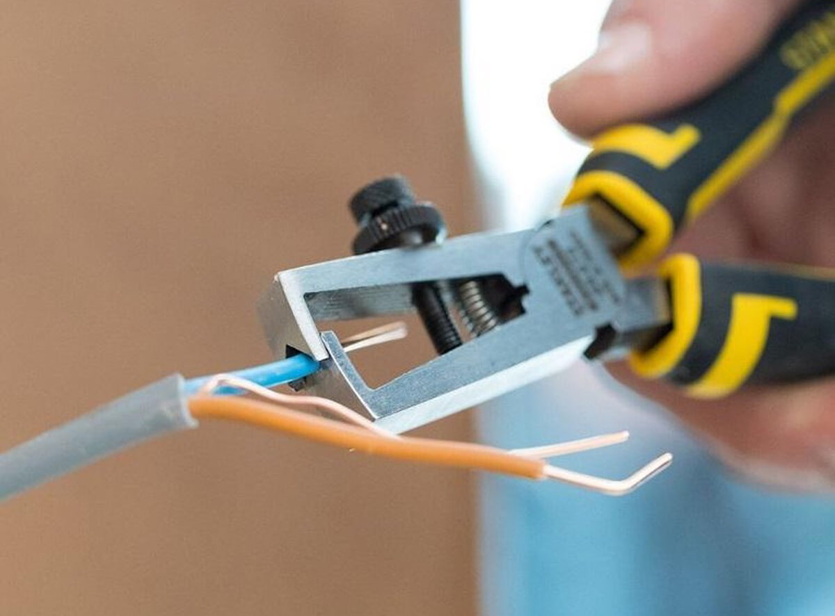 Kies de juiste striptang om draden te strippen